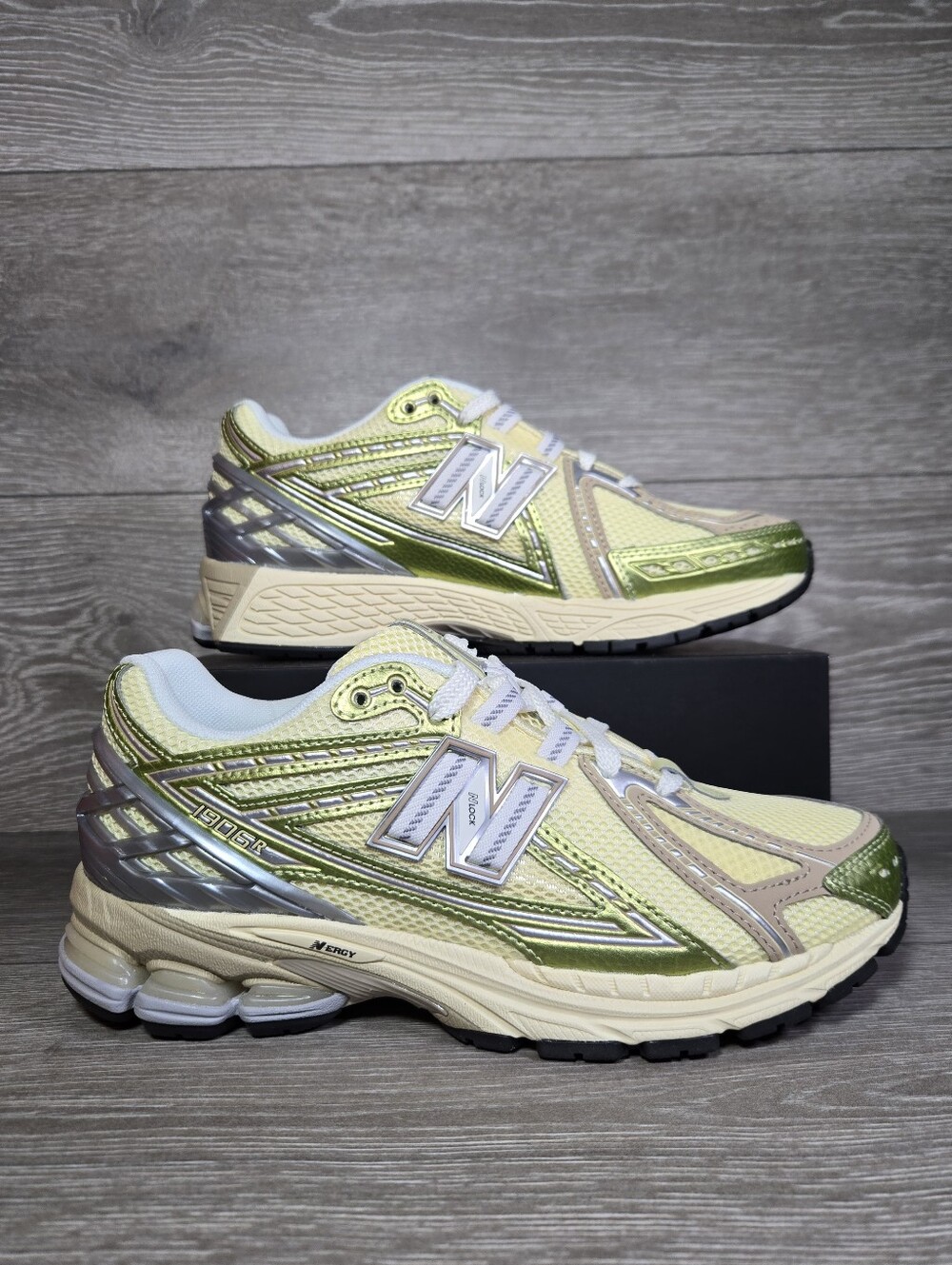 New Balance 1906R Running Shoes Beige Brown Yellow Green Womens 7 Mens 5.5 New